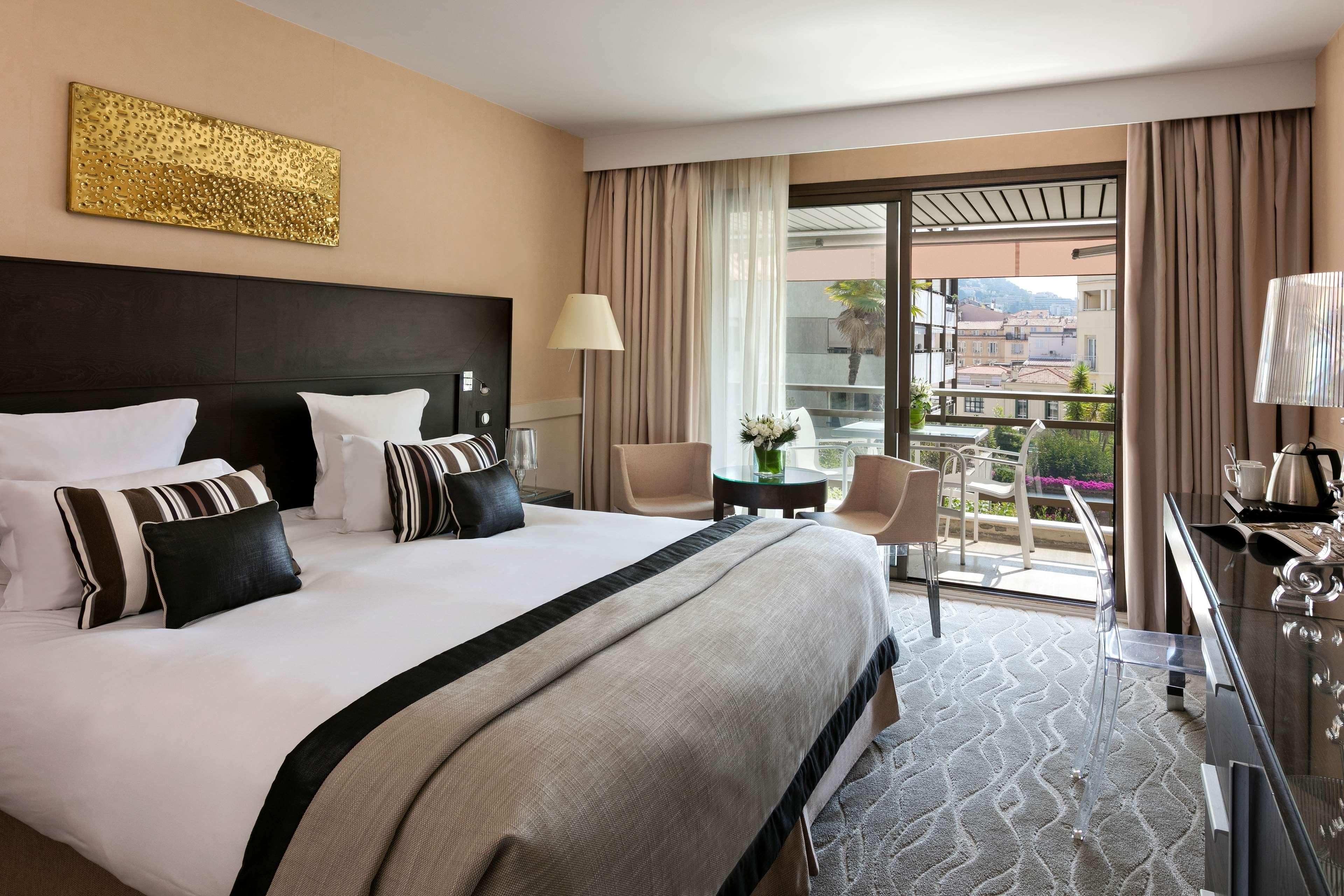 Hotel Barriere Le Gray D'Albion Cannes Exterior photo