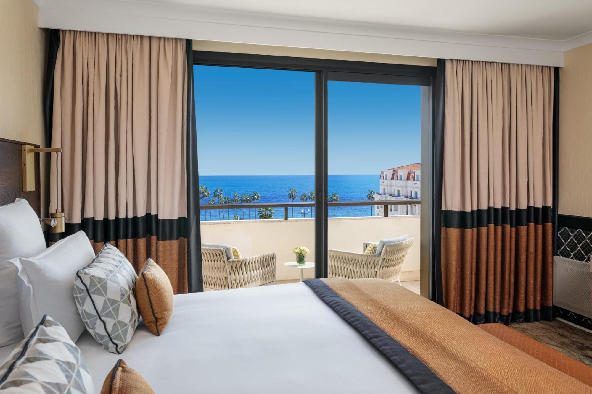 Hotel Barriere Le Gray D'Albion Cannes Exterior photo