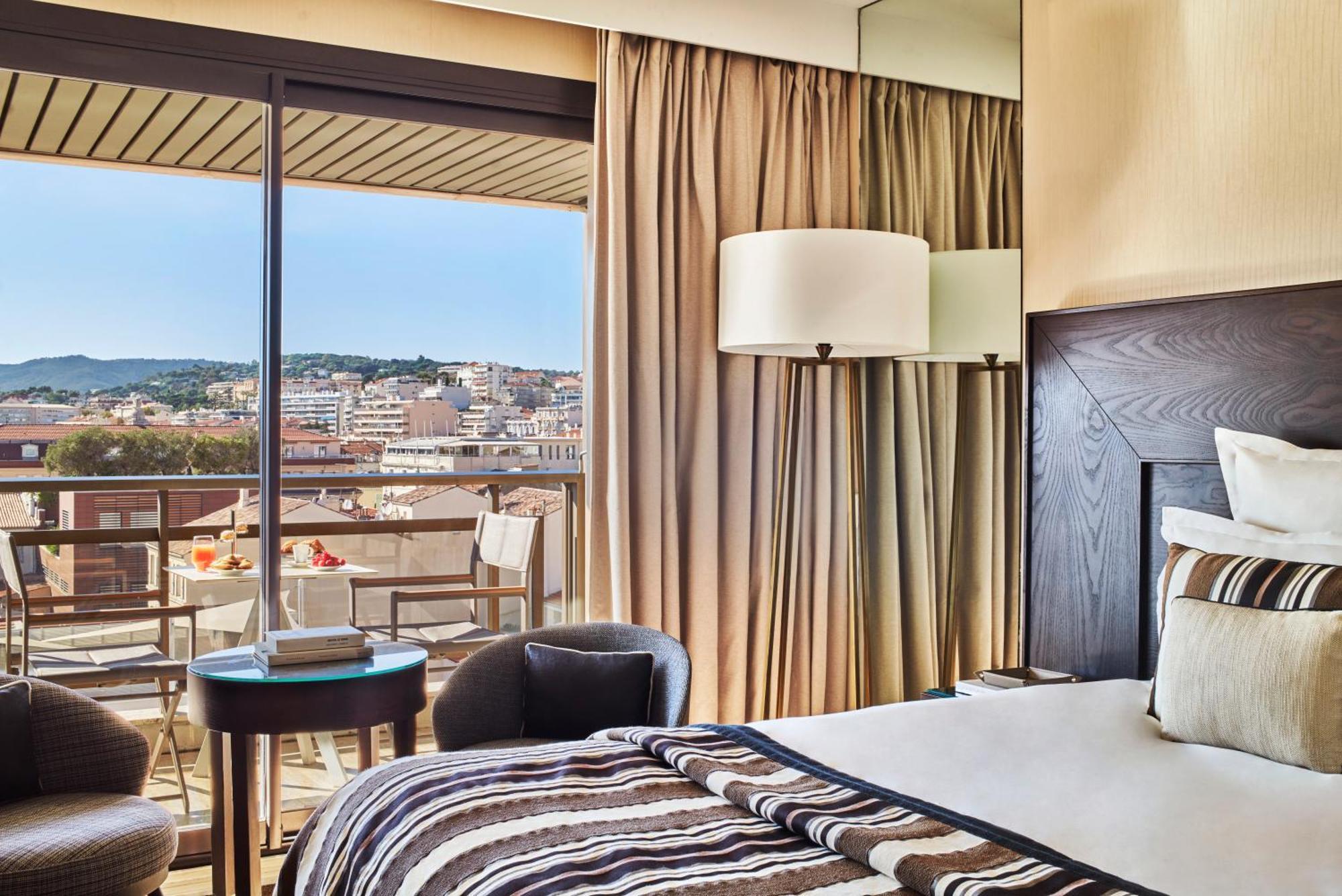 Hotel Barriere Le Gray D'Albion Cannes Exterior photo