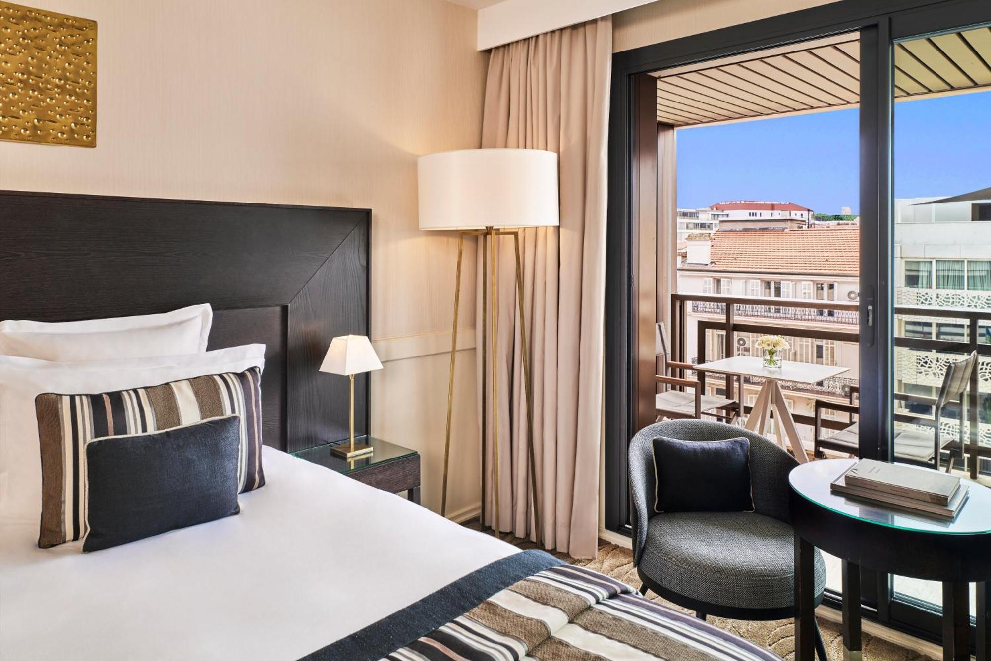 Hotel Barriere Le Gray D'Albion Cannes Exterior photo