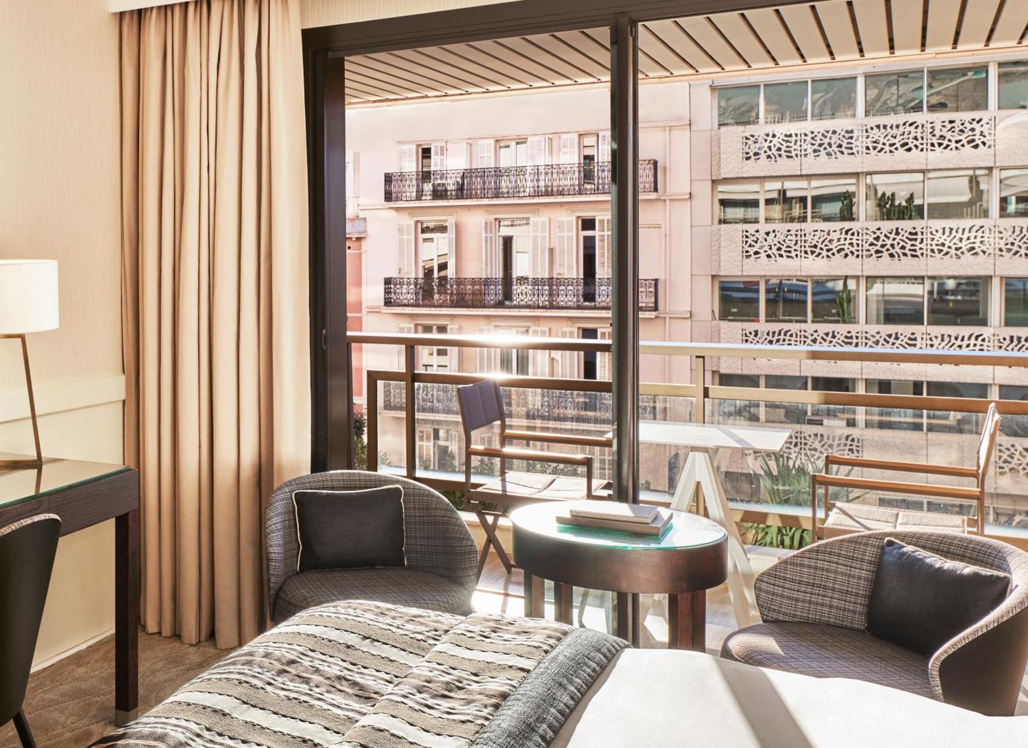 Hotel Barriere Le Gray D'Albion Cannes Exterior photo