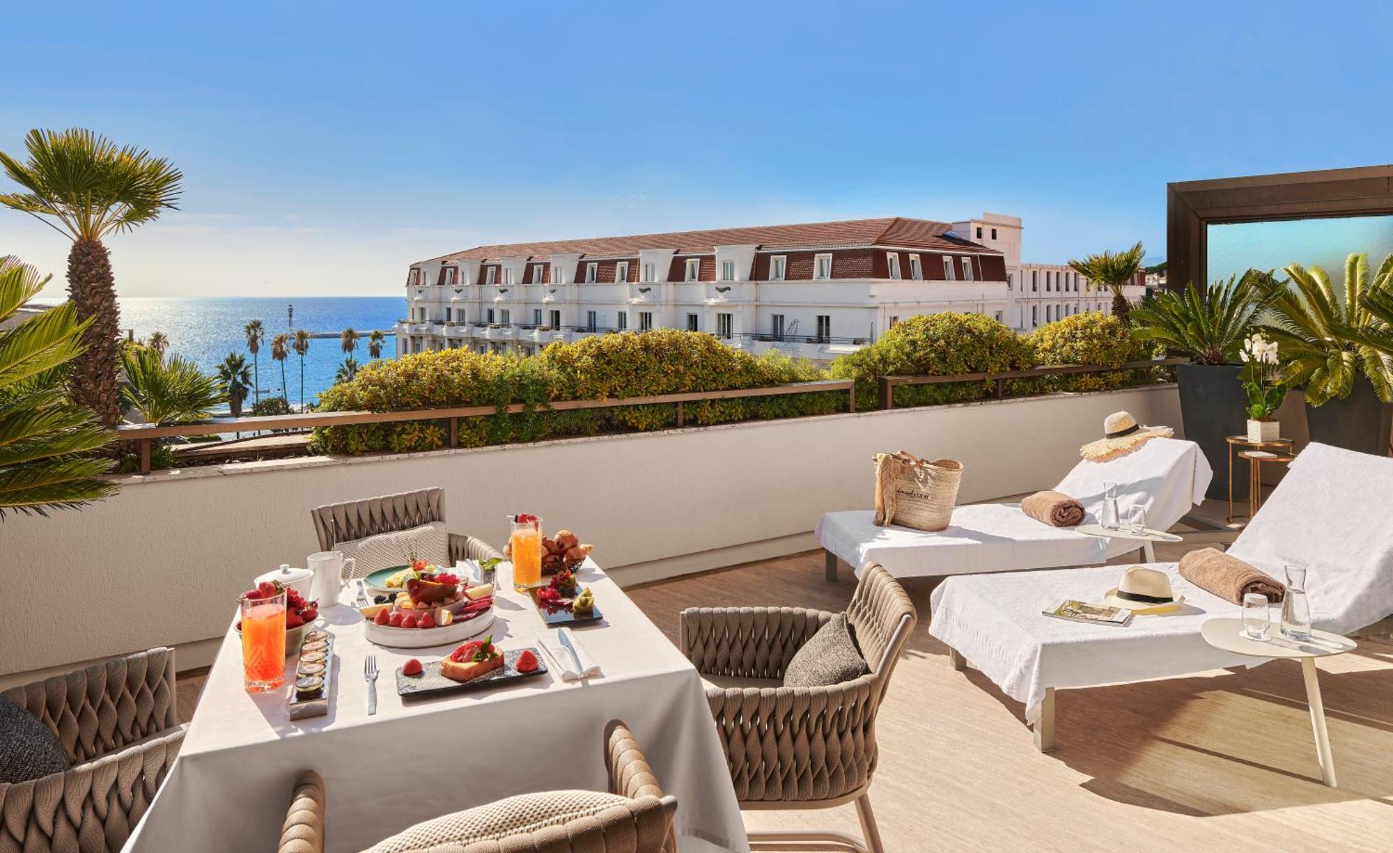 Hotel Barriere Le Gray D'Albion Cannes Exterior photo